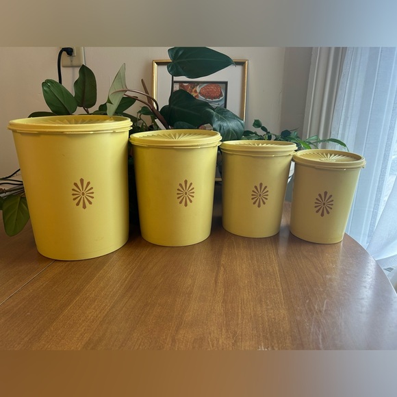 Tupperware Other - Vintage 1970’s Tupperware set of 4 butter yellow canisters